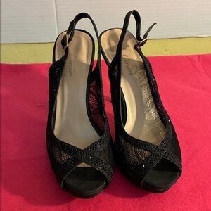 Chic Black Mesh Slingback Heels